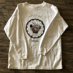 Cream sweater/sweatshirt